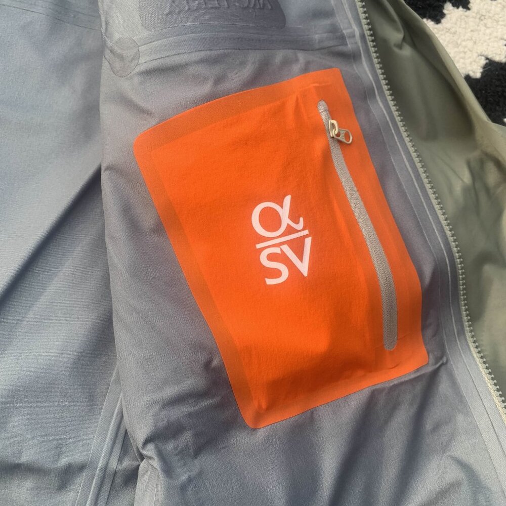 Arcteryx Alpha SV Gortex Jacket Men’s Large - Picture 4 of 6